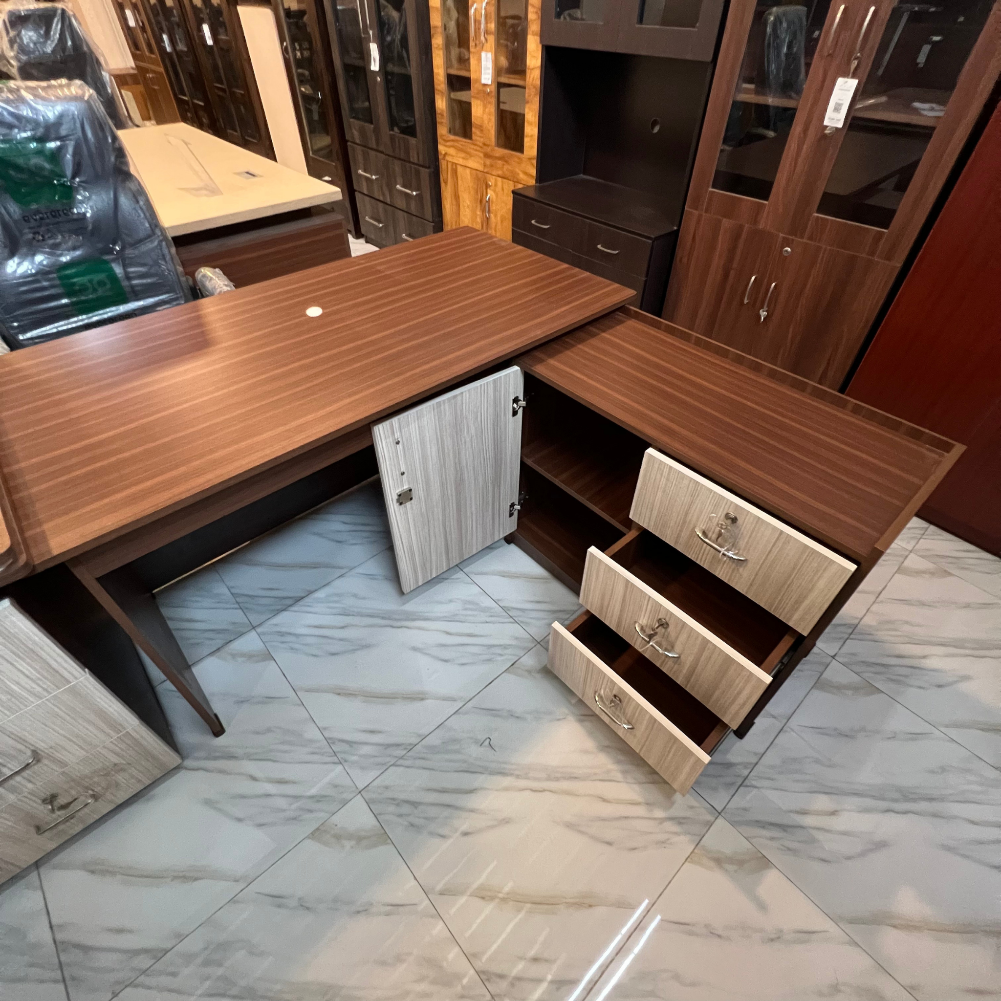 Office Table W side Table -OT011