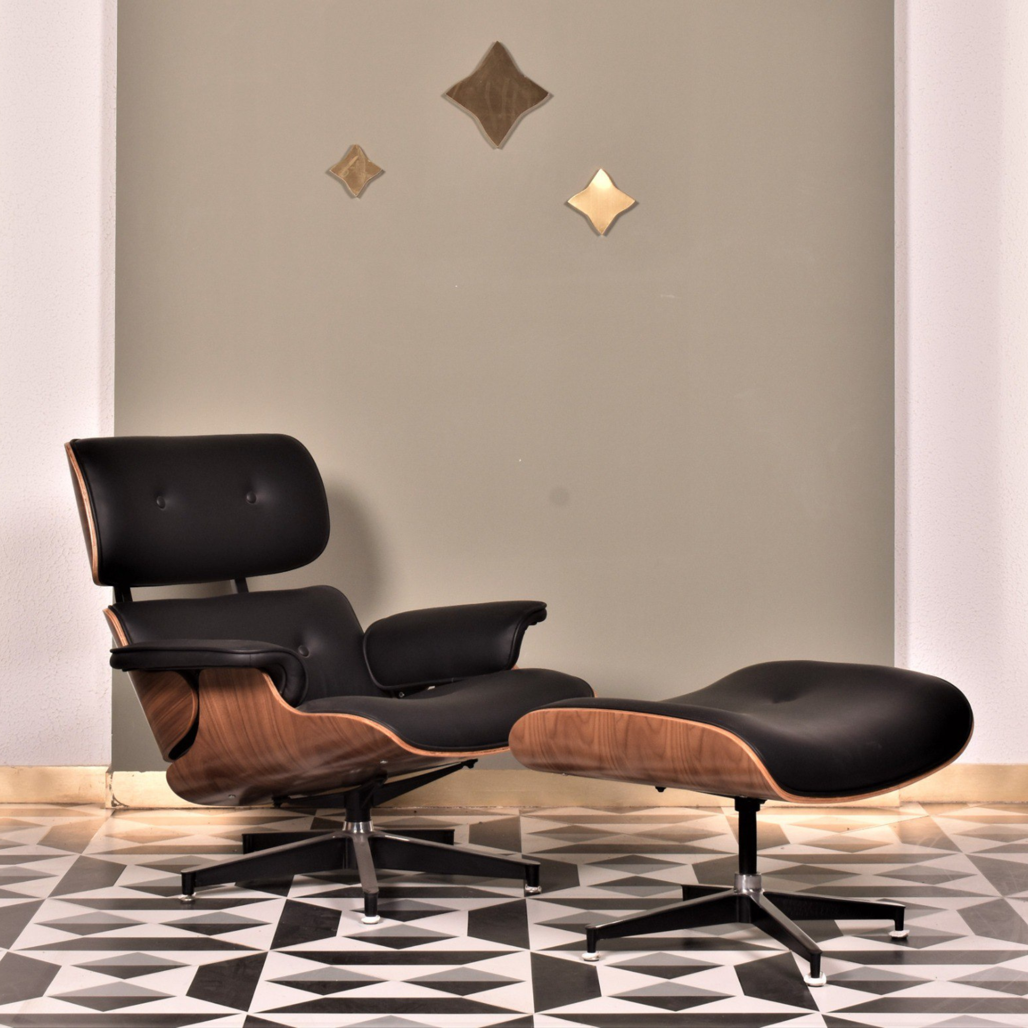 Replica Revolving chair