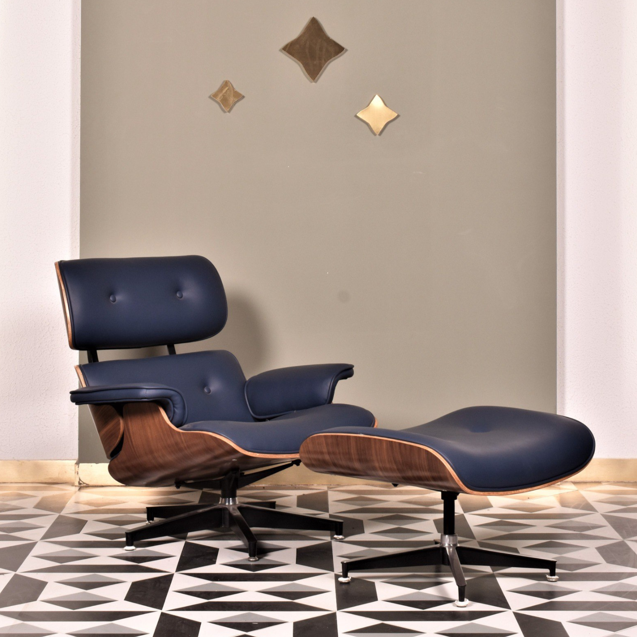 Replica Revolving chair