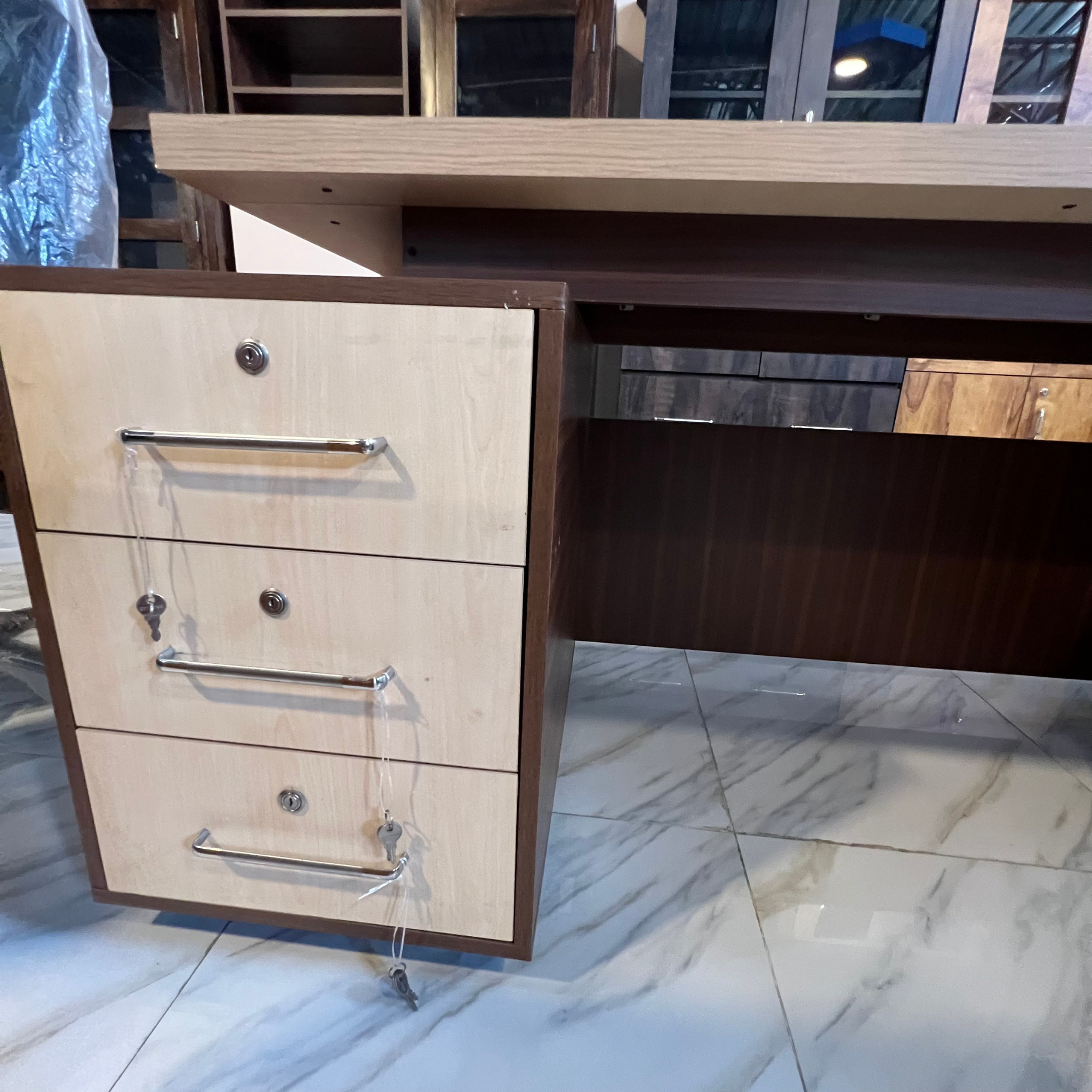 Executive Table - OT013