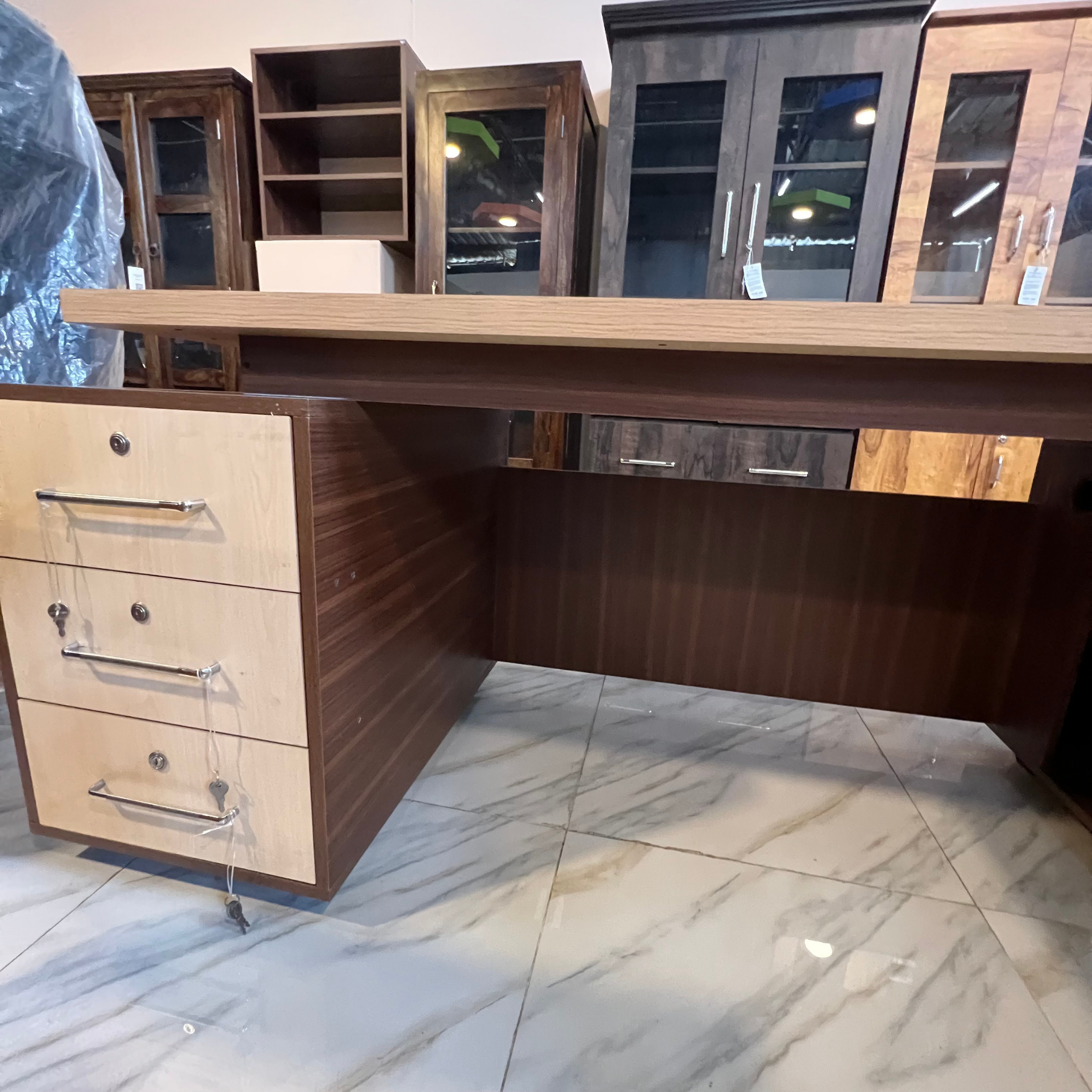 Executive Table - OT013