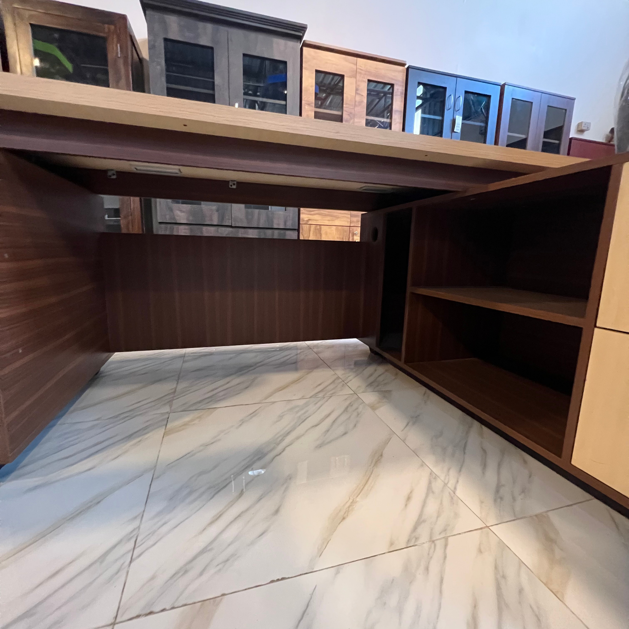 Executive Table - OT013