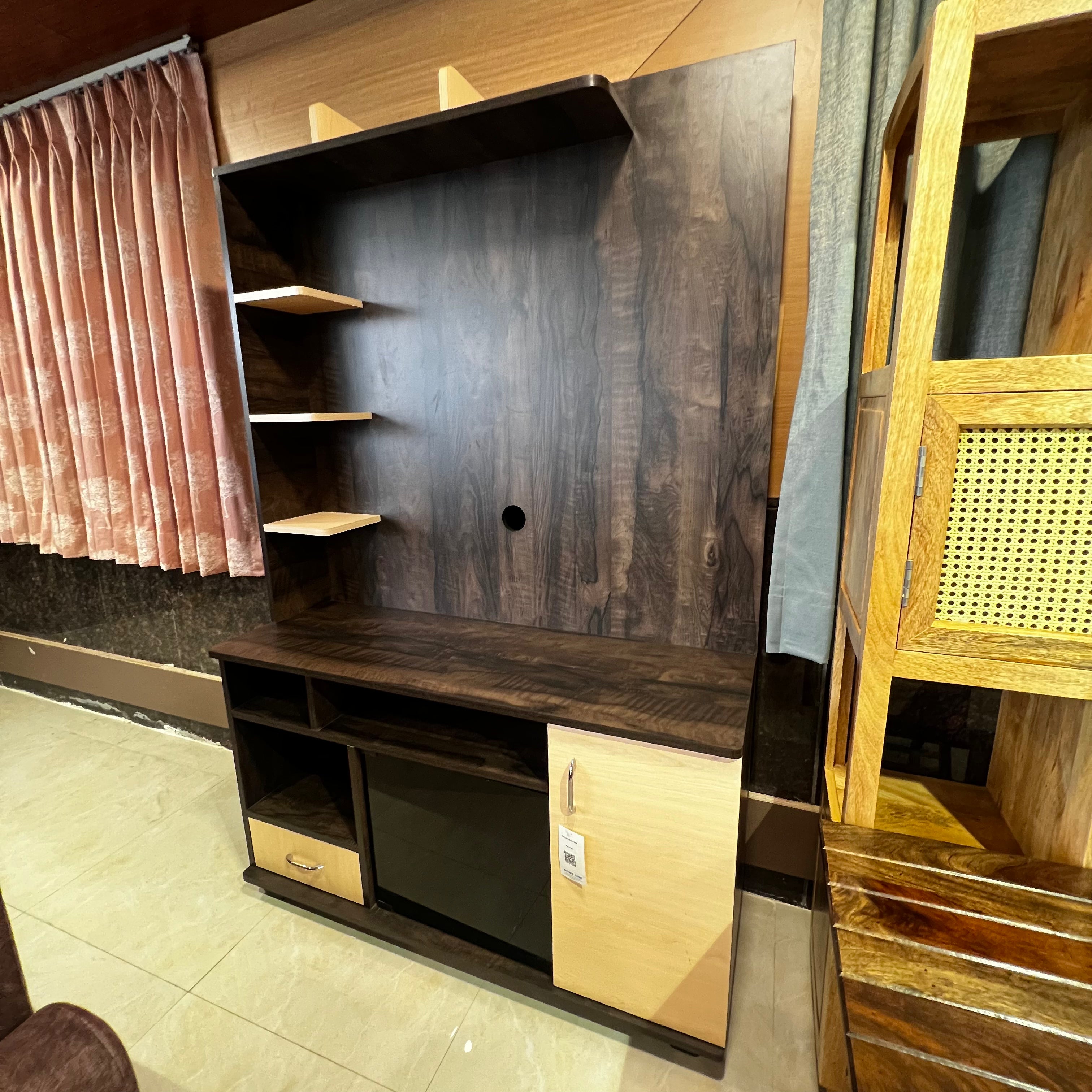 Show Case Wall Unit - SW006