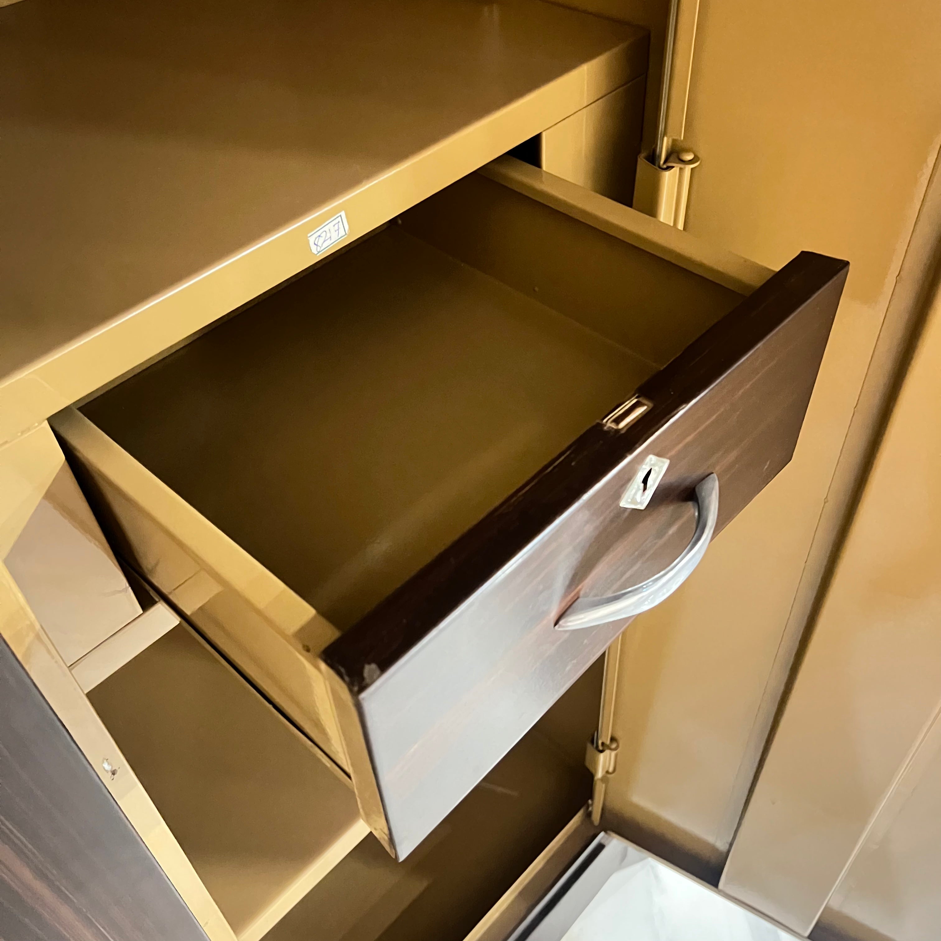 42 Wood Model Cupboard 6425 - EL-BR010