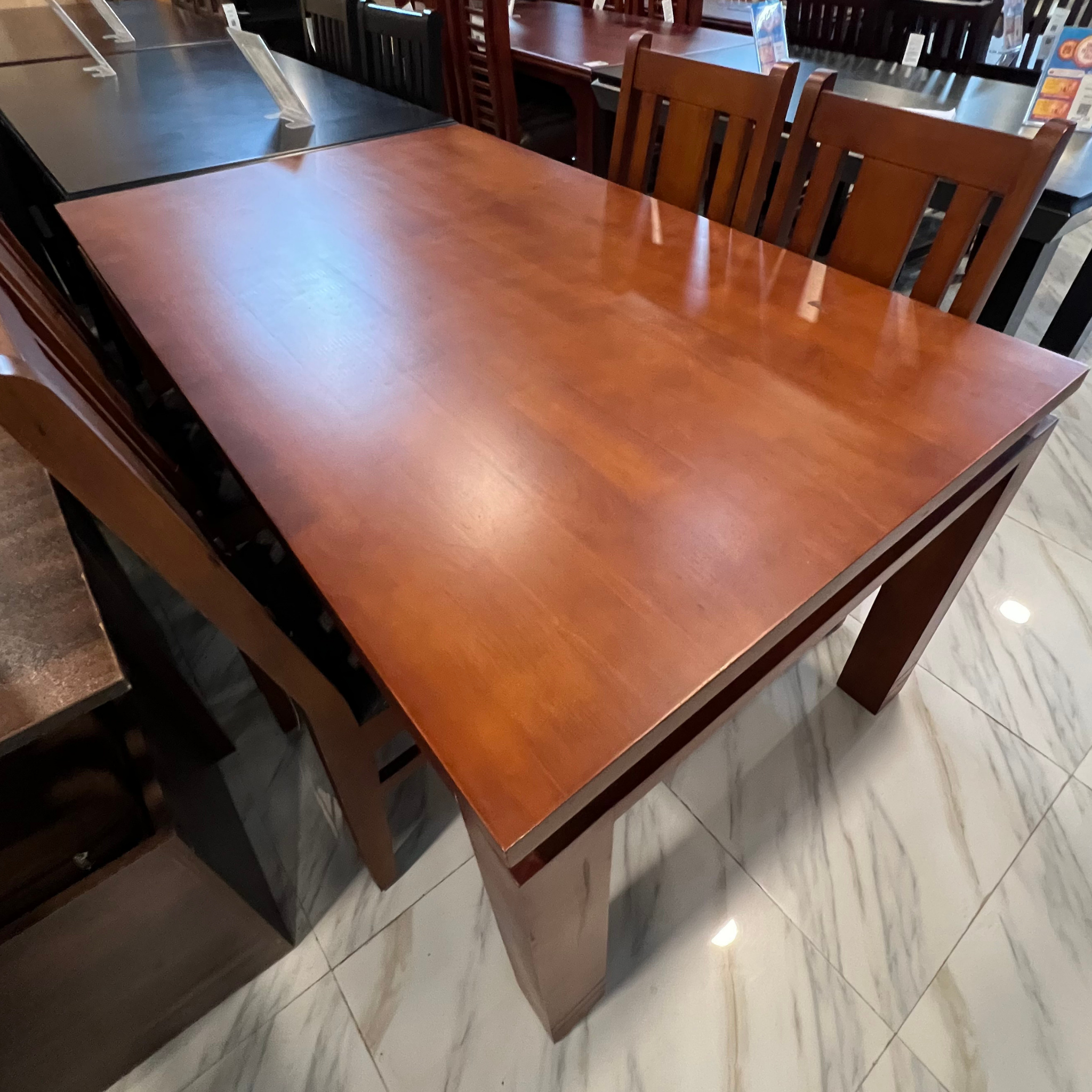 Cappella Dining Table