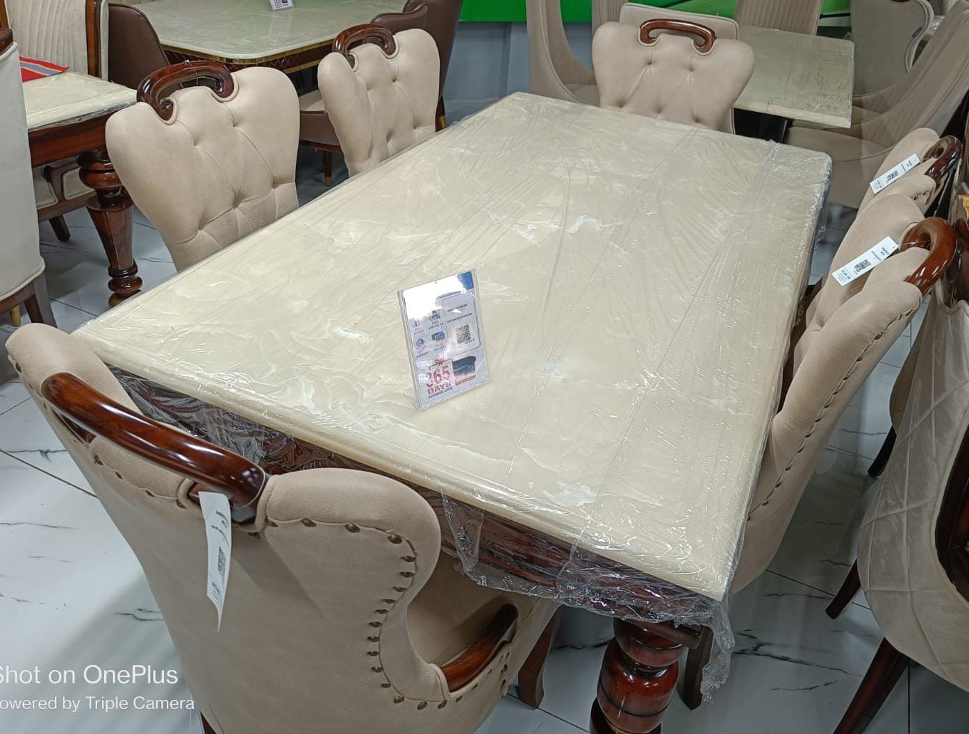 Mallbu Dining Table with Chair